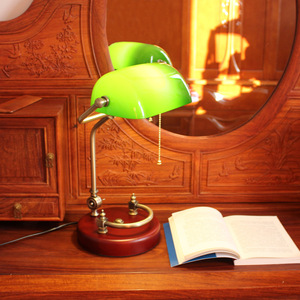 复古绿色玻璃办公室台灯书房书桌书法民国风咖啡店摆件氛围阅读灯
