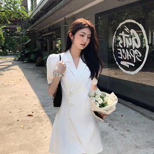 白色短袖西装连衣裙女夏季2022新款韩国小个子收腰气质短裙小黑裙