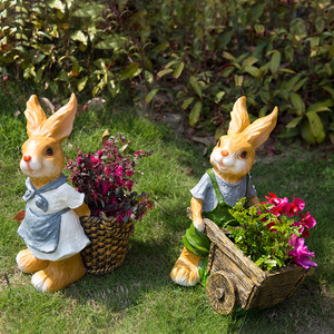 庭院新款装饰户外草坪雕塑创意仿真树脂工艺卡通兔子推车花盆摆件