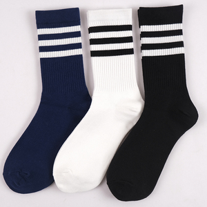 袜子男女中筒袜潮三条杠经典条纹日系学院风运动学生滑板黑白长袜