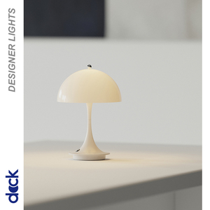 北欧简约餐桌吧台氛围灯卧室床头书桌便携充电台灯可爱蘑菇小台灯