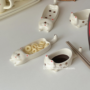 日式釉下彩猫咪卡通酱油碟醋碟可爱蘸料碟筷架一体餐厅家用陶瓷碟