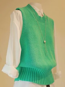 今年流行漂亮圆领绿色针织毛衣马甲女春秋季无袖叠穿外搭背心上衣