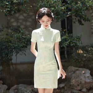 绿色旗袍小个子新款2024新中式夏季连衣裙改良年轻款少女学生短款