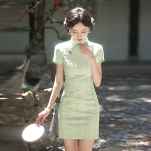 新中式旗袍新款2024改良新式年轻款少女夏季小个子绿色清新连衣裙