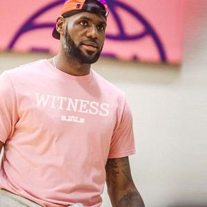 湖人队詹姆斯短袖体恤男篮球训练球衣周边礼物勒布朗同款粉色t恤