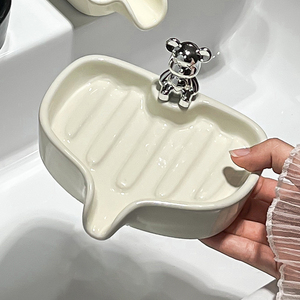 创意香皂盒洗手间浴室肥皂架简约可爱装饰摆件免打孔可爱小熊收纳