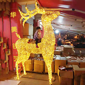 大型圣诞鹿摆件铁艺鹿拉车圣诞老人雪橇车圣诞节布置发光麋鹿装饰
