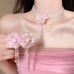 粉色水晶花朵珍珠项链女2024新款choker超仙项圈夏日多巴胺脖颈链