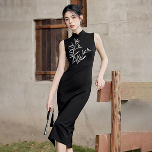 新中式旗袍日常可穿刺绣竹子连衣裙高级感黑色显瘦裙子民国风女装
