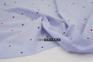 植物绒红色小爱心 蓝色细条纹纯棉府绸布料 连衣裙衬衫设计师面料
