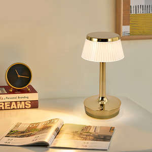 LED台灯北欧风床头灯卧室充电氛围灯3档调光调色护眼灯USB小夜灯