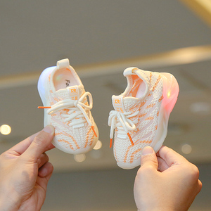春夏季宝宝鞋子婴儿软底学步鞋1一2岁女童椰子鞋透气运动网鞋带灯