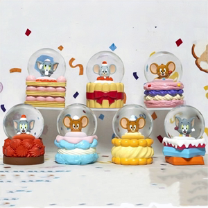 正版猫和老鼠甜品系列迷你水晶球盲盒潮玩手办可爱公仔女桌面摆件