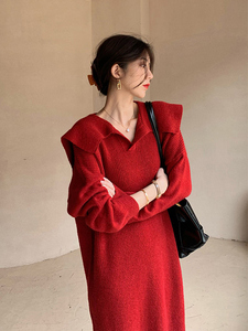 高级感复古红色针织连衣裙女秋冬季本命年宽松显瘦中长款毛衣裙子
