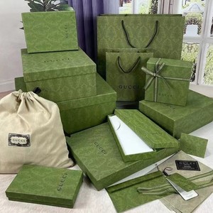 古奇礼盒包包短袖围巾皮带绿色丝带手提纸袋袋情人节礼品袋包装盒