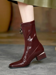 巴黎时尚轻奢酒红色短靴方头漆皮靴前拉链女靴中跟马丁靴中筒靴粗