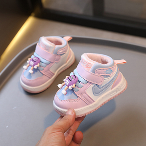 女宝宝鞋子冬季婴儿软底学步鞋0一1-2岁婴幼儿短靴加绒二棉公主鞋