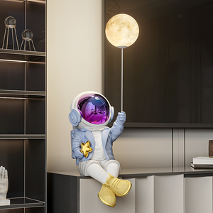 客厅电视柜装饰品坐姿落地摆件大件创意宇航员太空人开店开业礼物