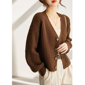法式V领羊绒针织开衫外套女装秋冬新款宽松显瘦外搭气质短款毛衣