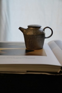 野孩子的山谷 / 日本村上躍手作日式复古银釉茶壶白银彩现货