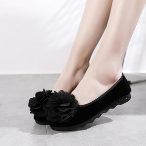 新款老北京布鞋舒适工作鞋女黑色软底防滑耐磨女鞋浅口花朵休闲鞋