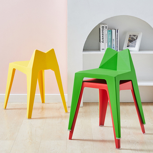 家用塑料凳子北欧风格胶凳现代简约餐厅椅可叠放等位凳子成人加厚
