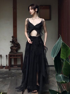 夏季黑色浪漫飘逸蝴蝶吊带背心+原创长款仙半身裙两件套