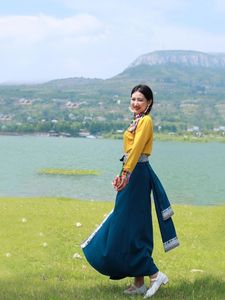 一片女服装藏族藏袍半身裙写真锅庄藏族旅拍裙民族藏式舞裙风式裹