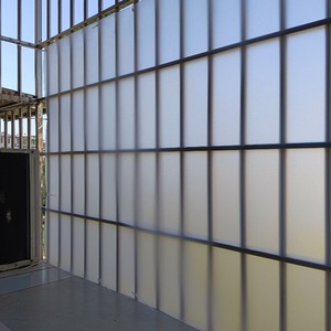 阳台挡板防风防雨窗户围栏缝隙隔板半透明磨砂防隐私防晒遮光透亮