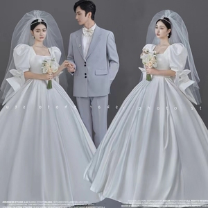 户外新款婚纱影楼主题有袖韩版摄影礼服复古服装韩版白色缎长拖尾