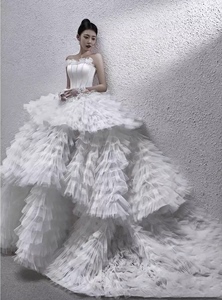 新款影楼主题服装韩式花朵婚纱摄影室内优雅蛋糕裙拍照摄影礼服