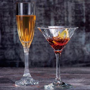 古典鸡尾酒杯马天尼高颜值塑料PC创意三角网红酒吧调酒玛格丽特杯