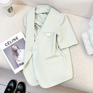 2024夏季新款淡绿色薄款短袖西装外套女韩版时尚设计感气质小西服