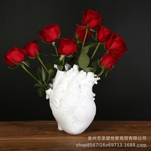 跨境大心脏花插家庭装饰花瓶摆件桌面树脂工艺品Heart resin vase