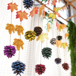 创意枫叶串条松果挂帘秋天背景diy环创幼儿园文化装饰布置材料