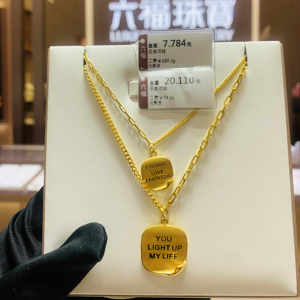 六福珠宝克减99小卷边小方牌项链专柜代购计价足金小金条黄金套链