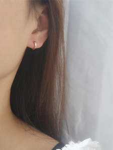 2023年新款潮玫瑰金素圈耳环小耳扣女小众设计感耳骨环耳圈防过敏