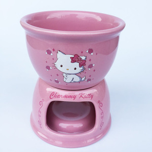 。kitty 粉色m陶瓷巧锅力火锅炉哈根达斯冰淇淋 克火芝士奶酪火。