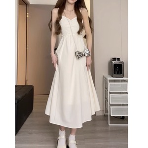 高级感法式白色吊带连衣裙女夏2024新款收腰小个子白月光雪纺长裙