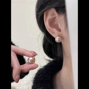 Dior/迪奥联名ins个性设计感珍珠耳扣百搭球球耳钉简约冷淡风耳饰