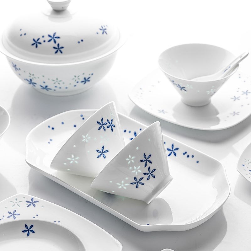 高档景德镇富玉青花玲珑简约中式餐具套装碗盘家用创意陶瓷餐具组