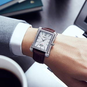 新款长方形男士手表时尚网红镶钻防水皮带大表盘商务日历石英表
