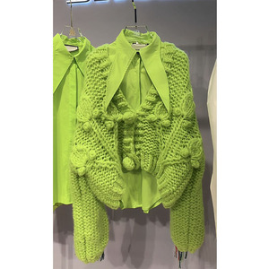 秋装搭配一整套今年流行高级时装绿色镂空针织毛衣衬衫两件套装女
