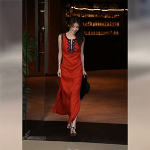 红色无袖连衣裙女2024新款爆款夏季小众设计超好看民族风显瘦裙子