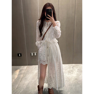 法式镂空白色蕾丝连衣裙2024新款女夏季今年流行漂亮套装裙子长裙