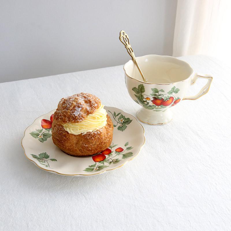 高档轻奢茶壶套装法式复古奶油色野草莓下午茶描金欧式茶杯陶瓷碟