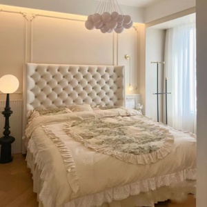 奶油风法式双人床现代简约北欧轻奢婚床丝绒布拉扣主卧软包布艺床