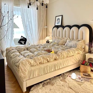 法式奶油风uu床绒布布艺双人床高靠背主卧床现代简约1.8米大床