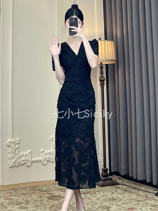 黑色蕾丝连衣裙女夏季2023新款修身显瘦性感包臀裙法式v领长裙子